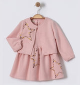 Robe enfant rose poudré avec broderie étoiles dorées, col boutonné et manches longues