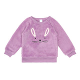 Pull bébé lilas en peluche lapin avec yeux, museau et moustaches brodés.