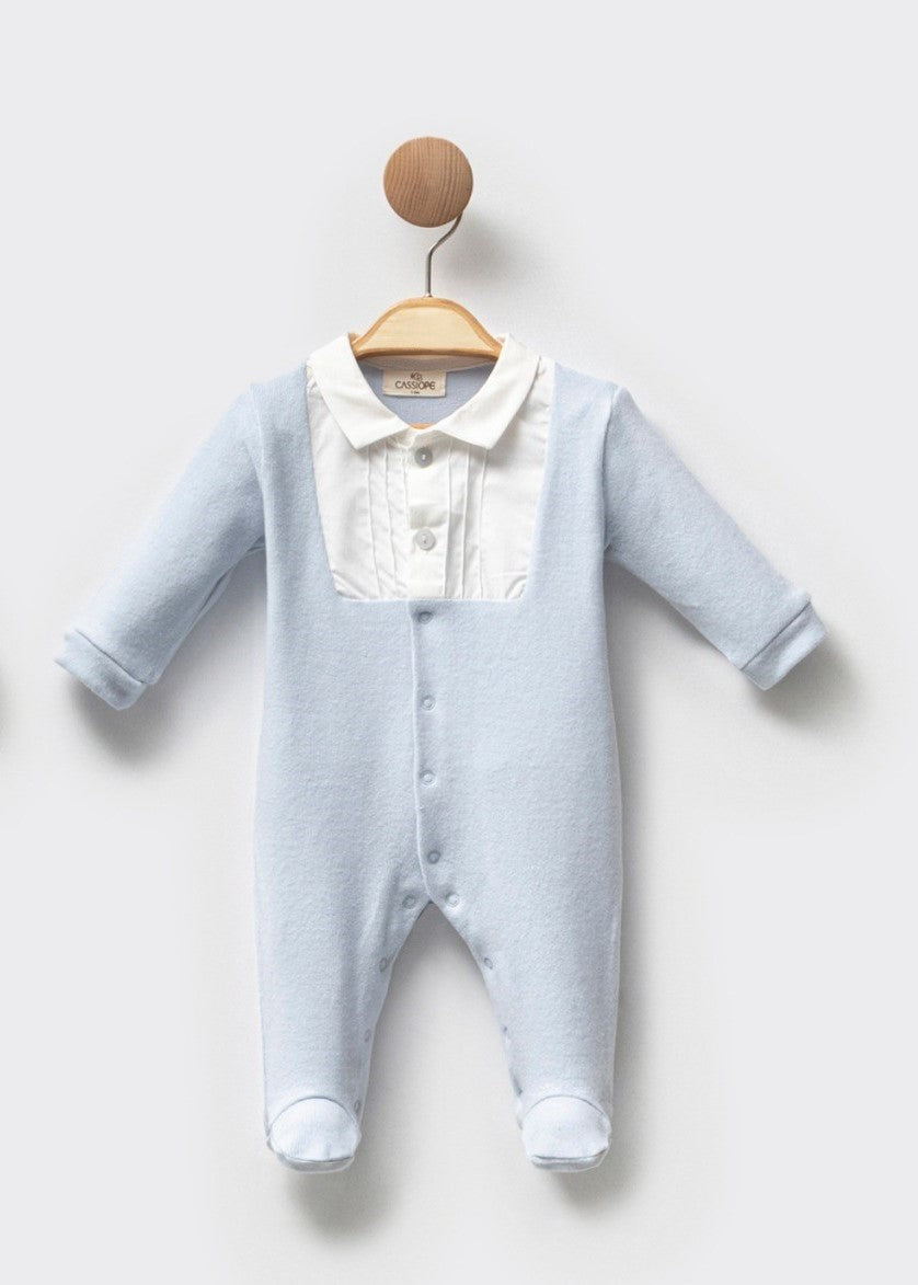 Combinaison bébé Gentle Bab bleu clair, col blanc, boutons, manches longues et pieds