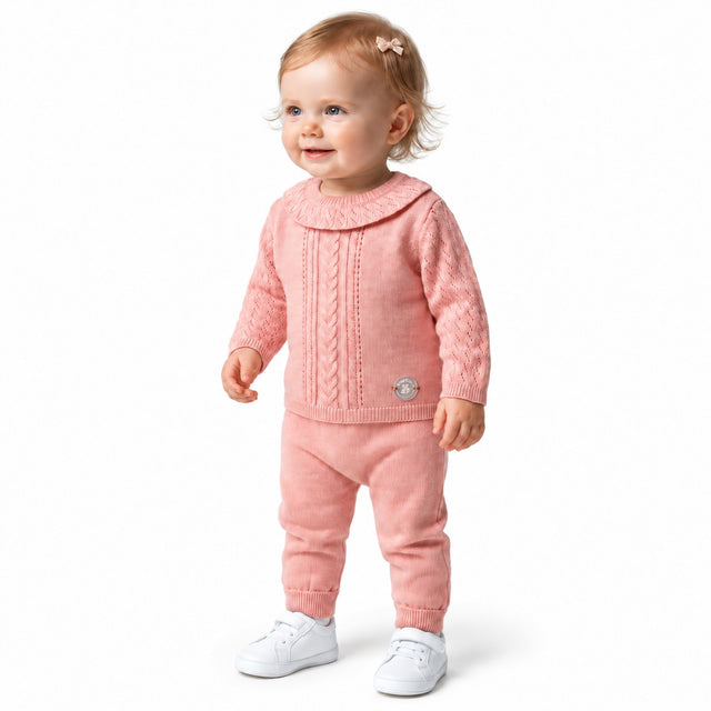Ensemble bébé Alaé : pull tricot rose à col cheminée et pantalon