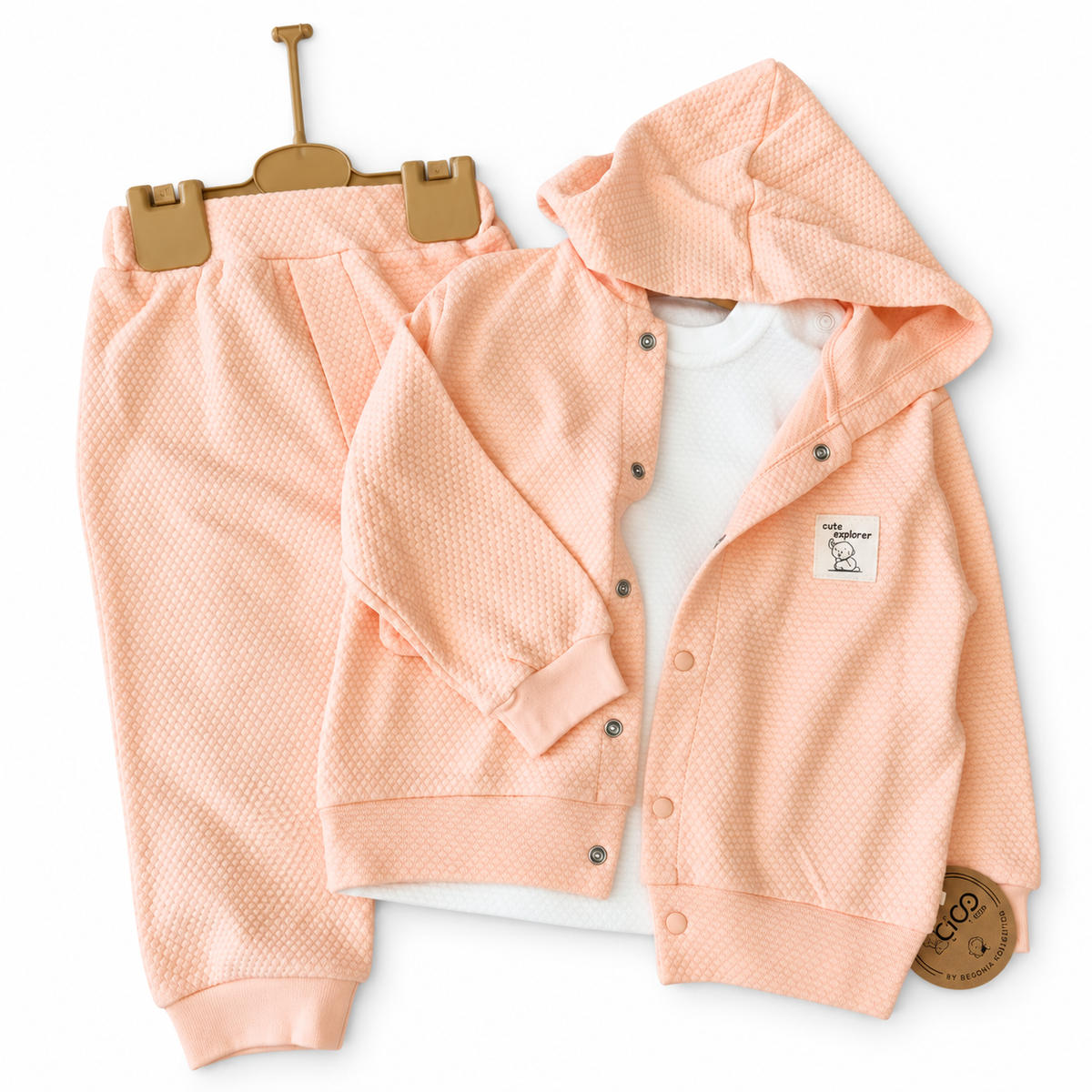 Ensemble bébé : veste à capuche et pantalon, rose pêche à pois, boutons pression