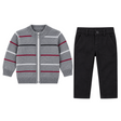 Ensemble Jonny : cardigan gris à rayures rouges et pantalon noir boutonné