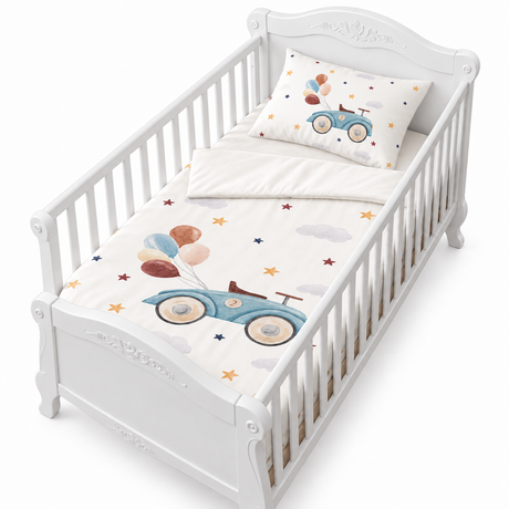 Housse de couette enfant 100x150 cm : voiture bleue, ballons et étoiles sur fond clair
