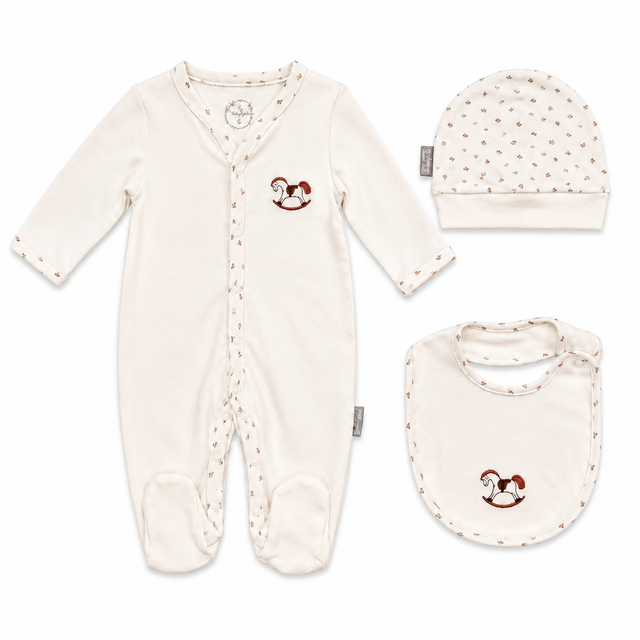 Ensemble bébé Poney Club: combinaison crème, broderie poney, bonnet et bavoir assortis