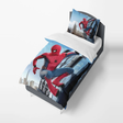 Housse de couette 160×220 cm avec motif Spider-Man rouge et bleu sur fond clair