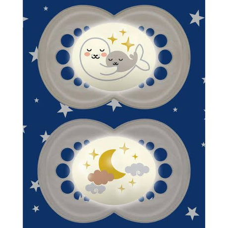 Lot de 2 sucettes bébé MAM Nuit 6M+ blanc cassé, motifs lune et nuages